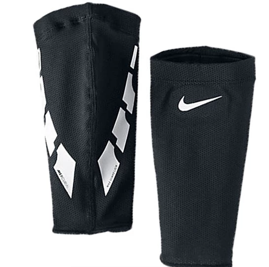 Verslijten is genoeg Kip Nike Guard Lock Elite Sleeve Scheenbeshermhouders van voetbal accessoires