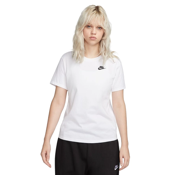 Nike Sportswear Club Essentials T-Shirt
